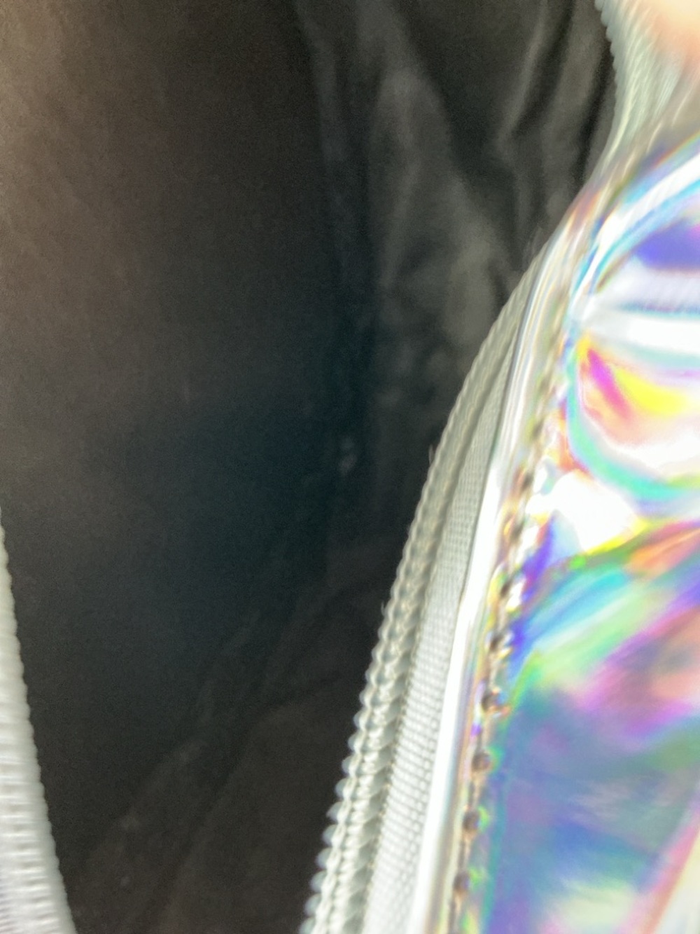 Heart Breaker Holographic Heart Crossbody Bag Gold Chain - Picture 6 of 7